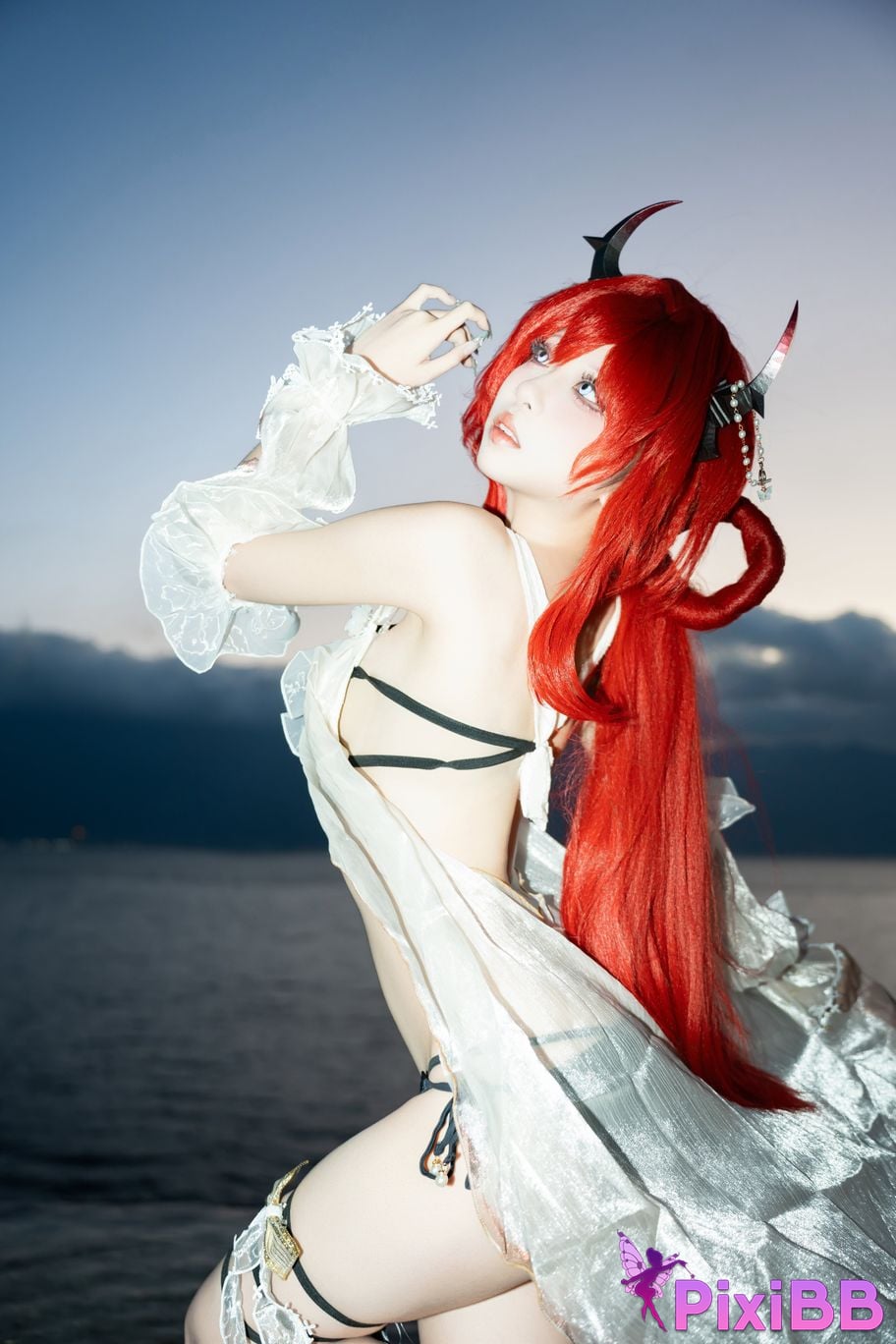 Cosplayer Zhiyue Etsu ko Arknights Shirter swimsuit PixiBB.COM 027