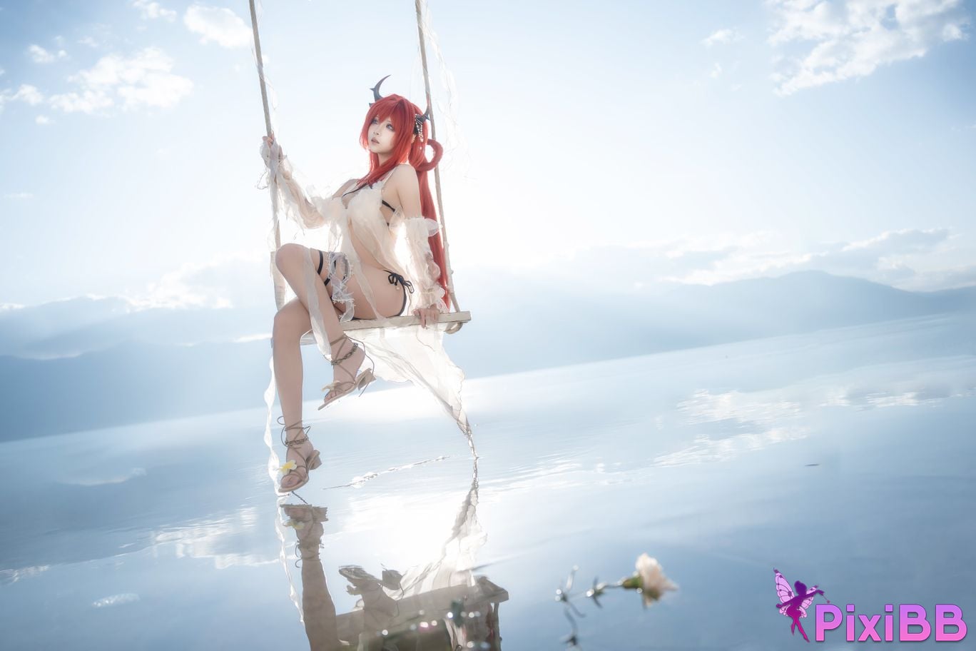 Cosplayer Zhiyue Etsu ko Arknights Shirter swimsuit PixiBB.COM 034