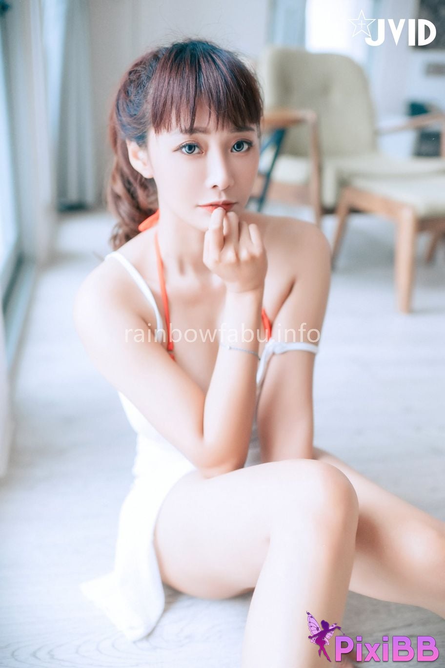 JVID Lele Le Shi Shen Lu Chu Hao Ru Kai Tui Bao You Huo Zhang Fu Xia Shu Hou Meng Zhuang Li Ju Yao Huang Yin Dang Ren Qi PixiBB.COM 215