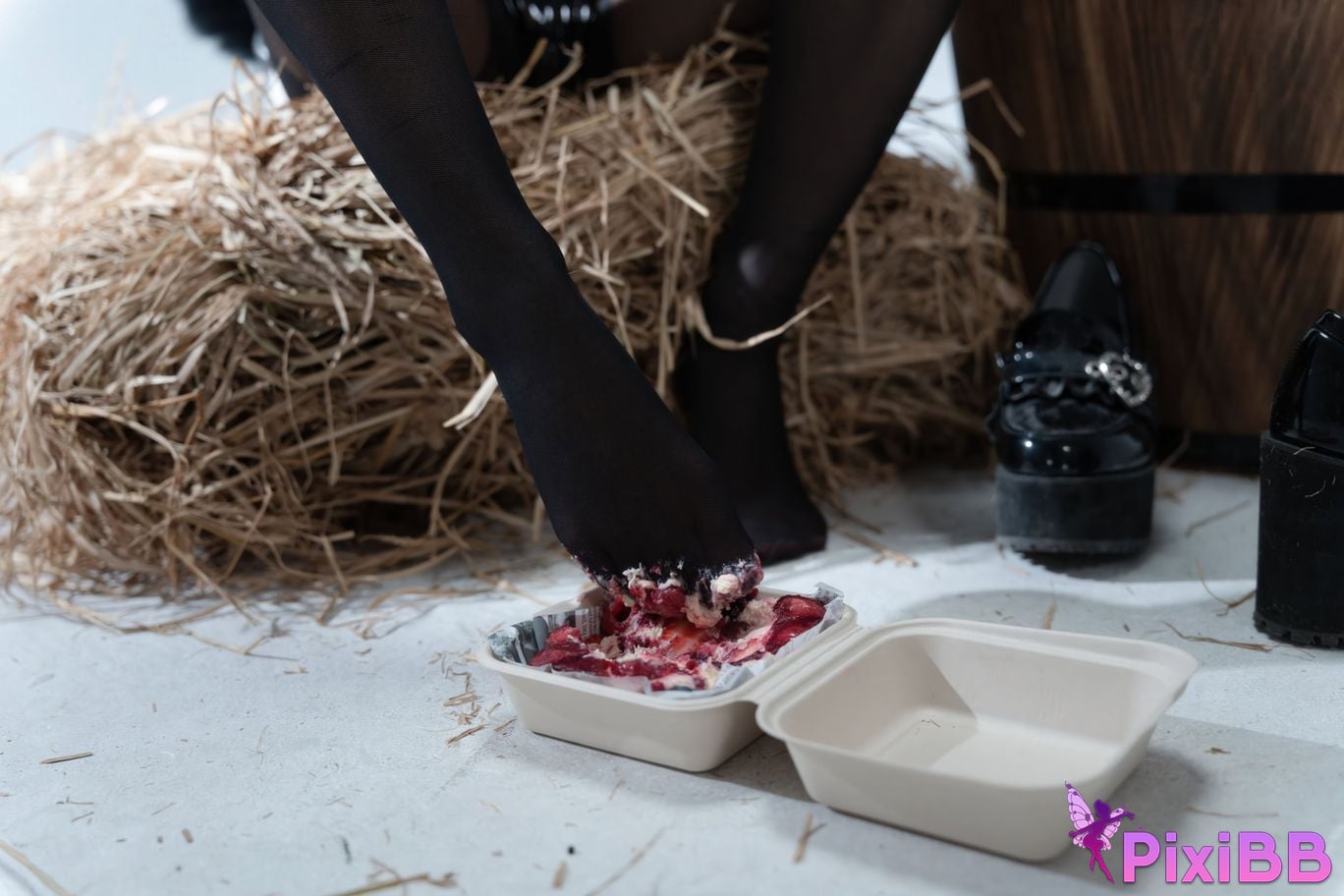 Cosplayer Shimizu Nagi The cat said you can have cake PixiBB.COM 005