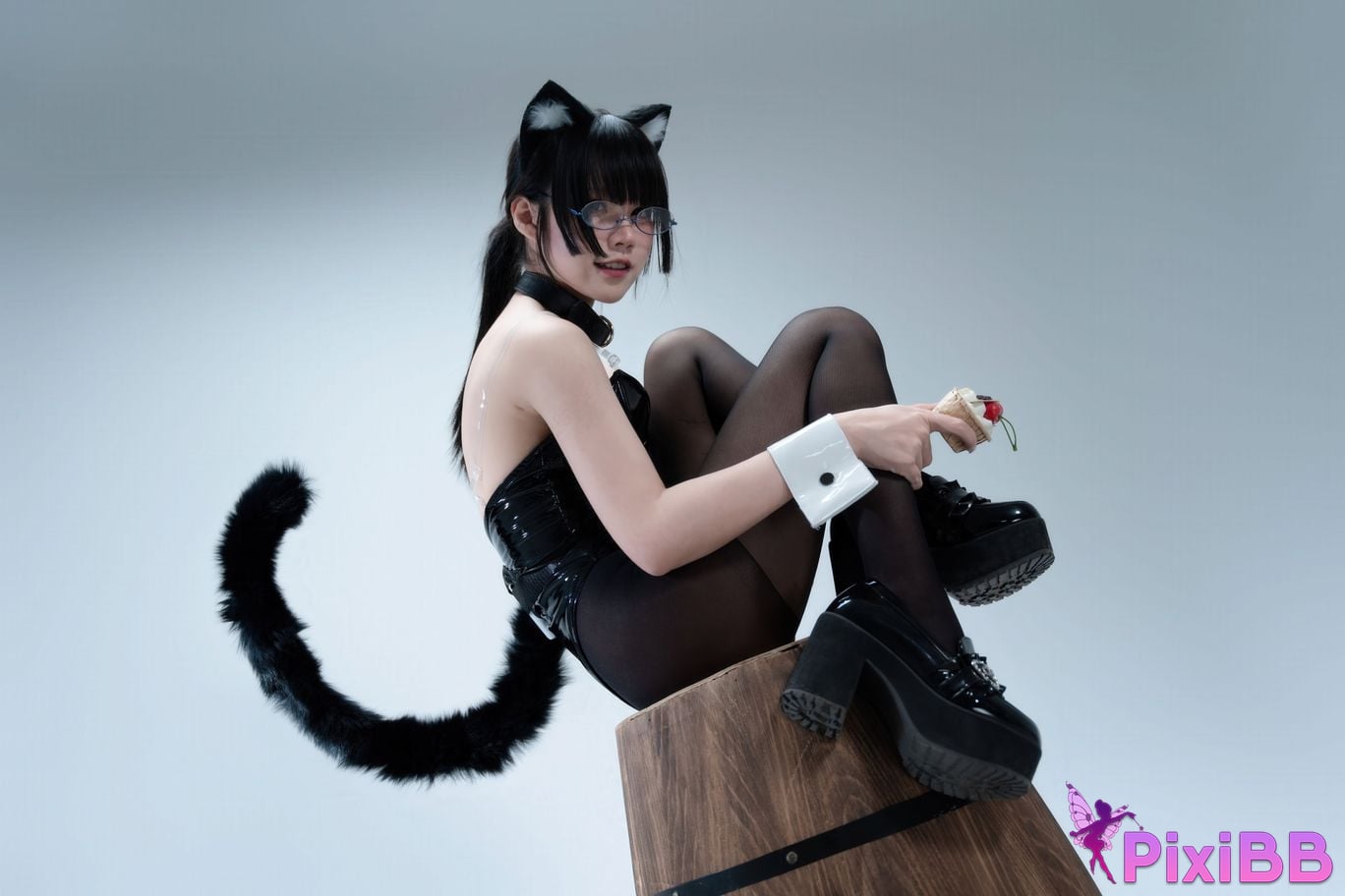 Cosplayer Shimizu Nagi The cat said you can have cake PixiBB.COM 028