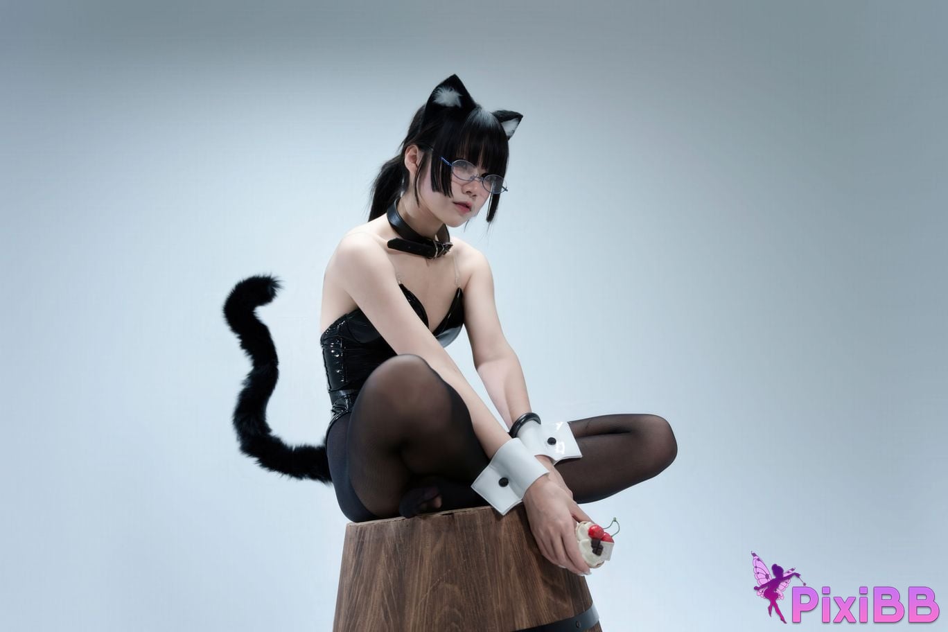 Cosplayer Shimizu Nagi The cat said you can have cake PixiBB.COM 031