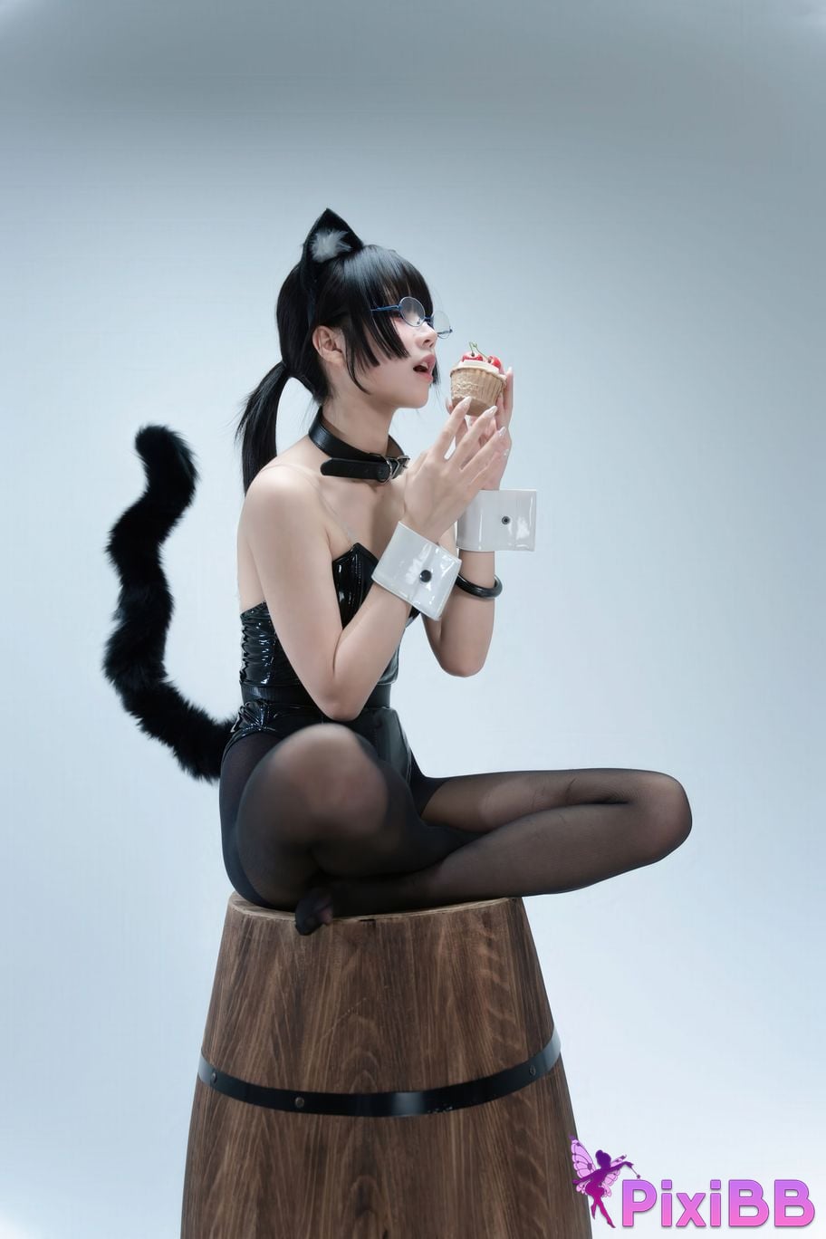 Cosplayer Shimizu Nagi The cat said you can have cake PixiBB.COM 033