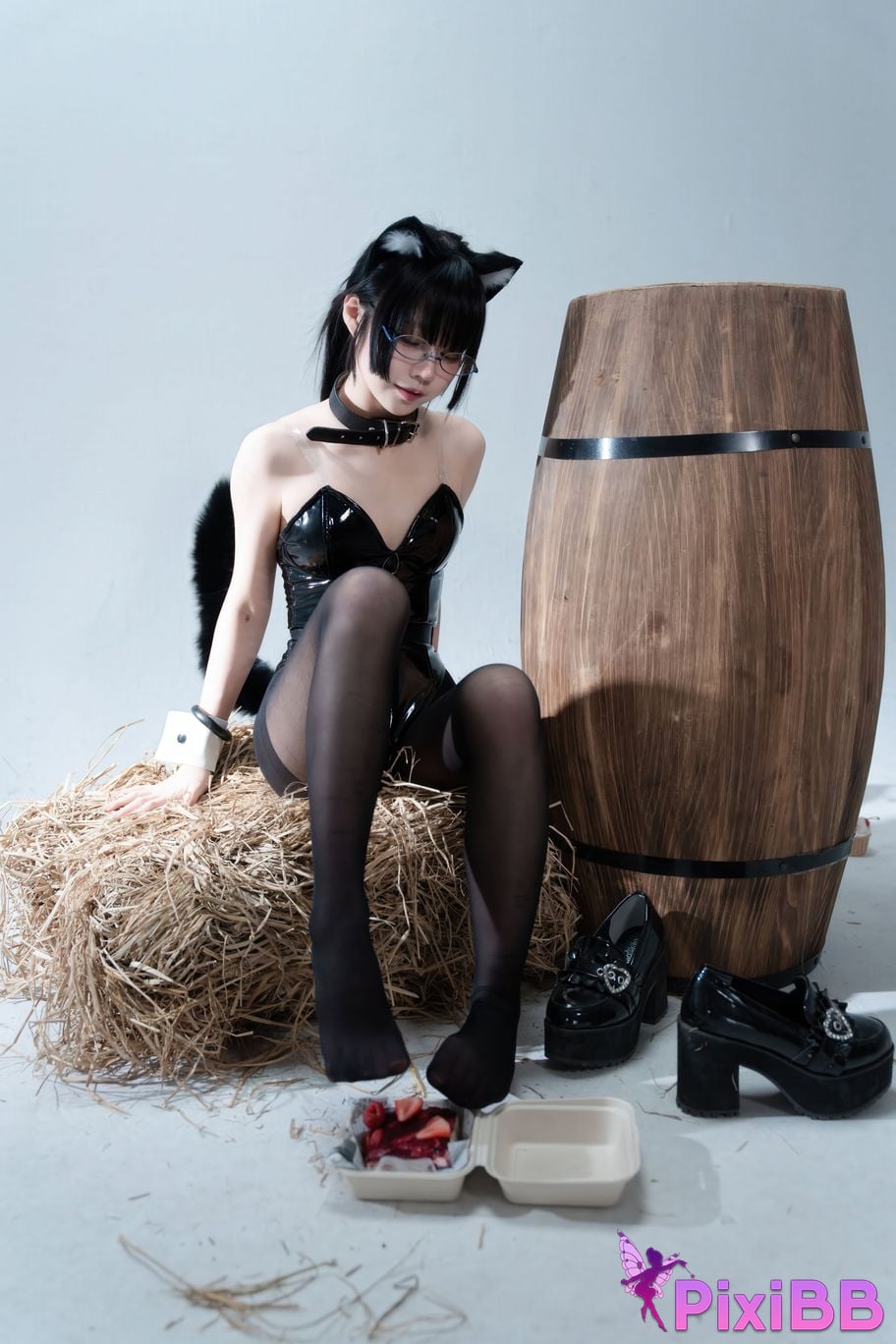 Cosplayer Shimizu Nagi The cat said you can have cake PixiBB.COM 066