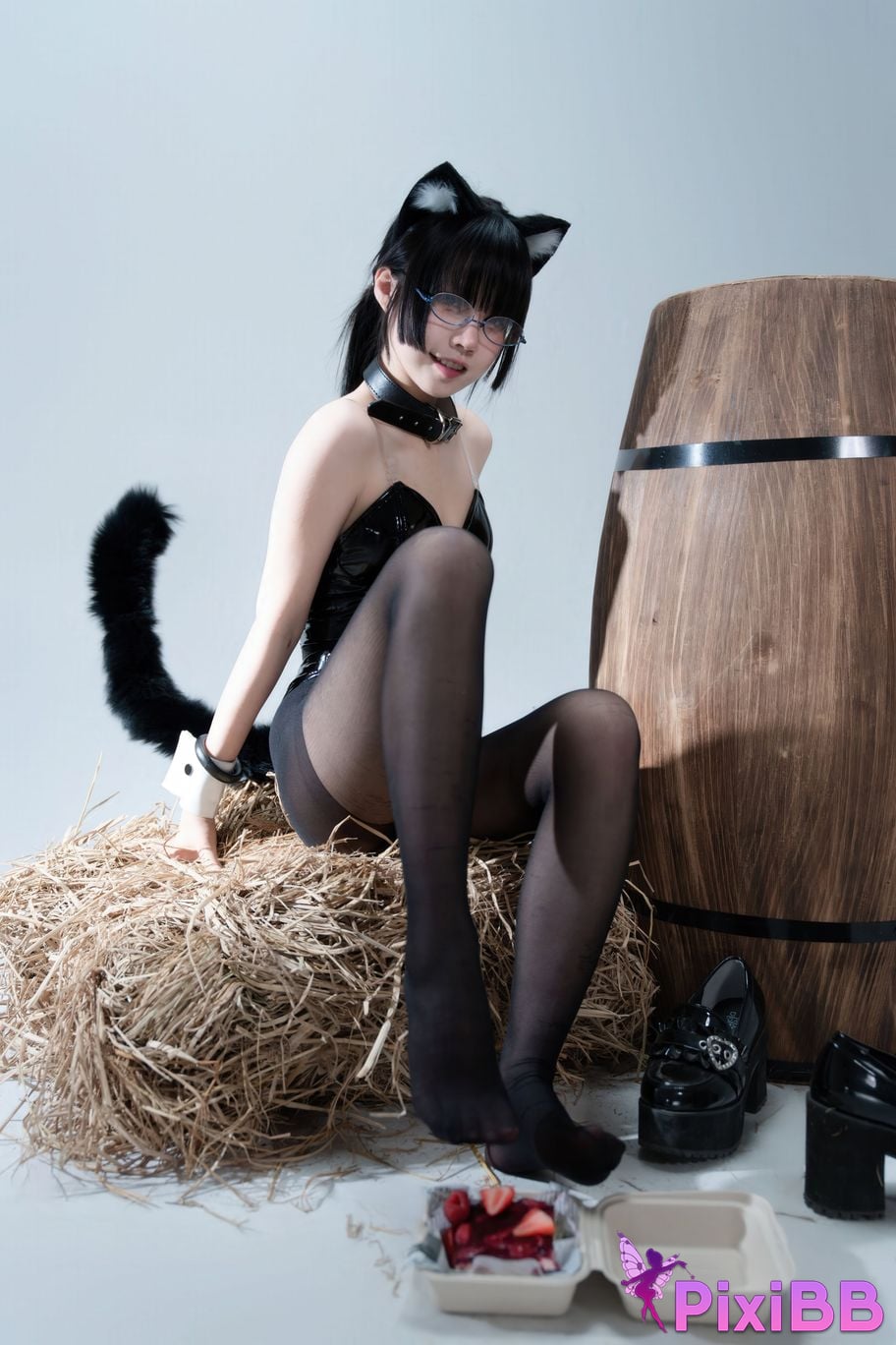 Cosplayer Shimizu Nagi The cat said you can have cake PixiBB.COM 067