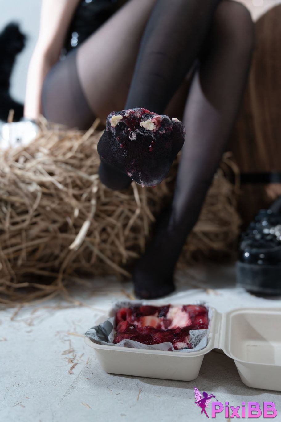 Cosplayer Shimizu Nagi The cat said you can have cake PixiBB.COM 079