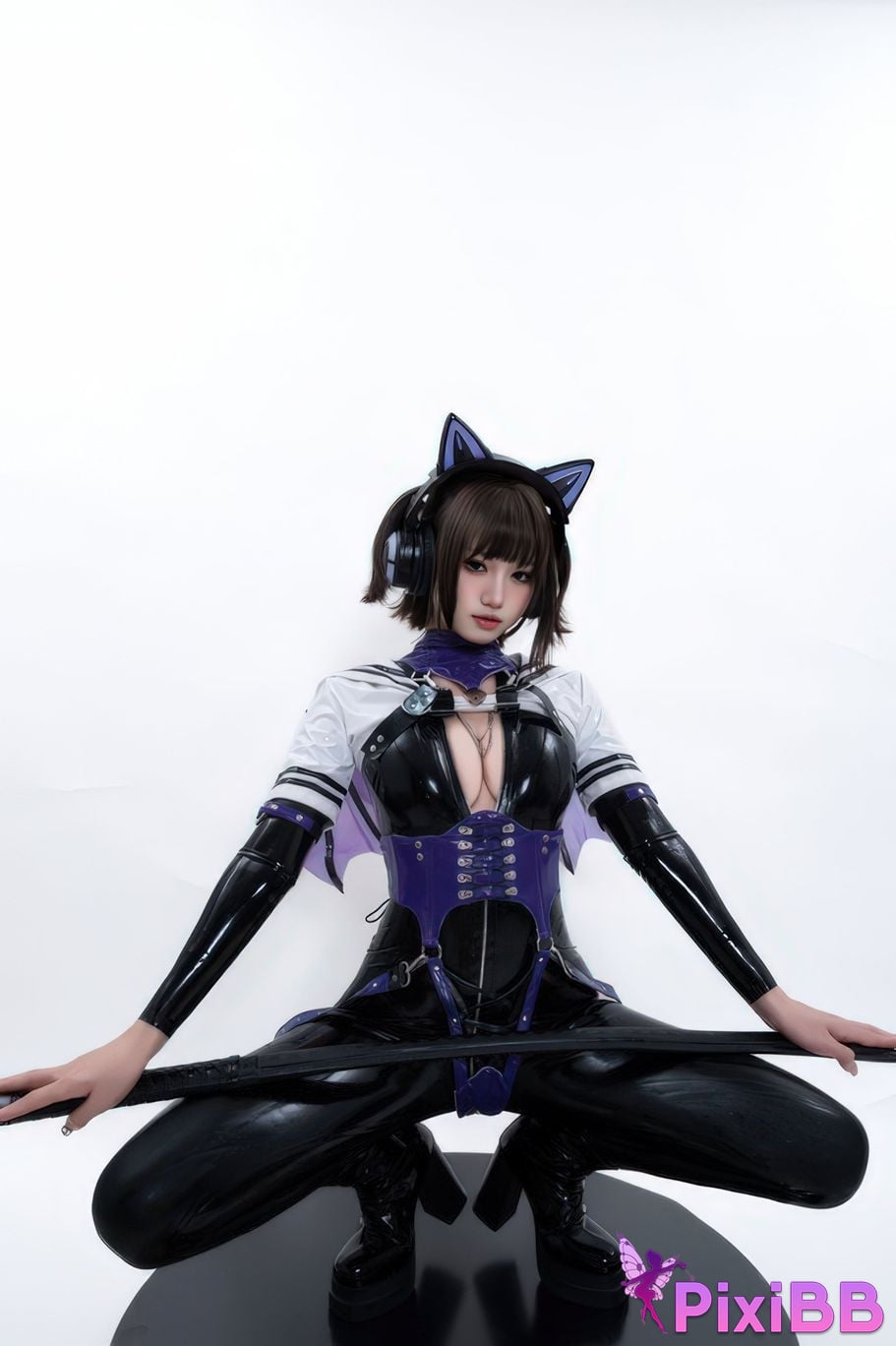 Cosplayer Qiqi be good White shed gel coat PixiBB.COM 002