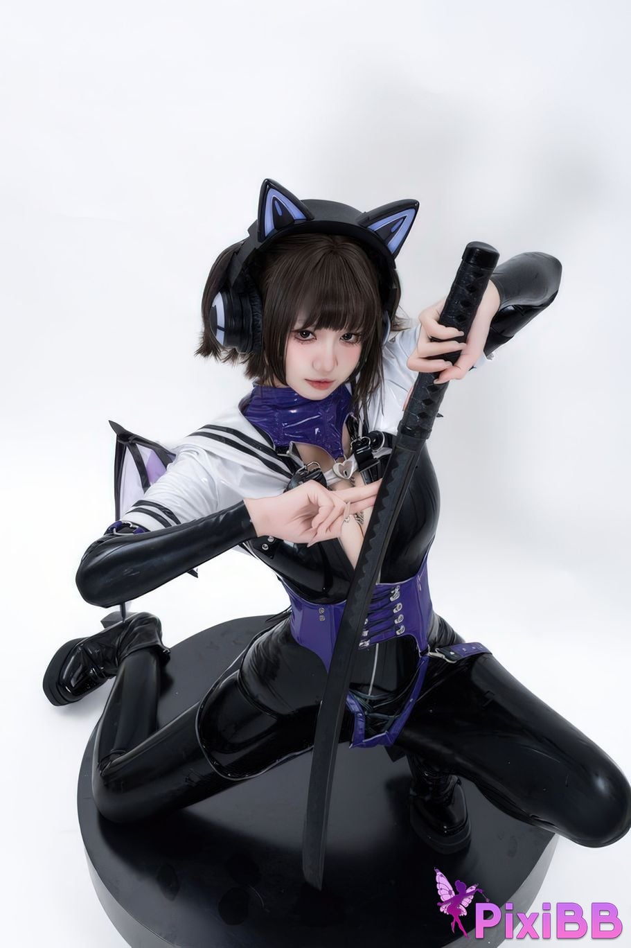 Cosplayer Qiqi be good White shed gel coat PixiBB.COM 004