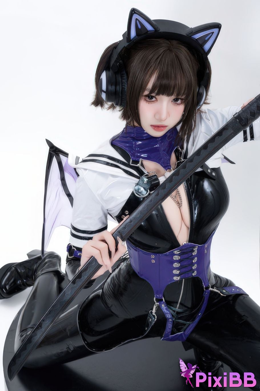 Cosplayer Qiqi be good White shed gel coat PixiBB.COM 005