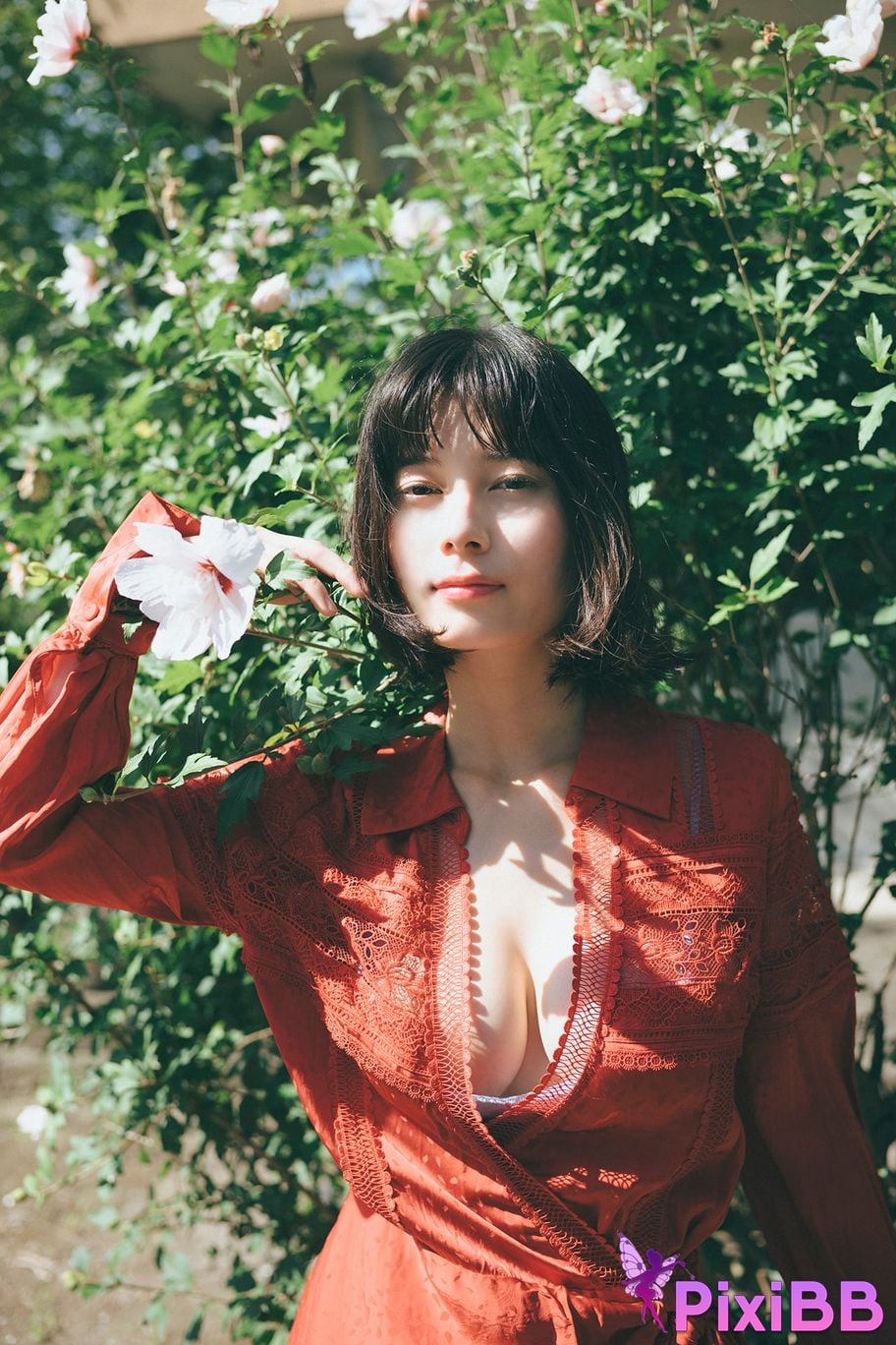 Japanese Idol Sakurako Okubo FLASH digital photo book I can hear the sound of sea PixiBB.COM 049