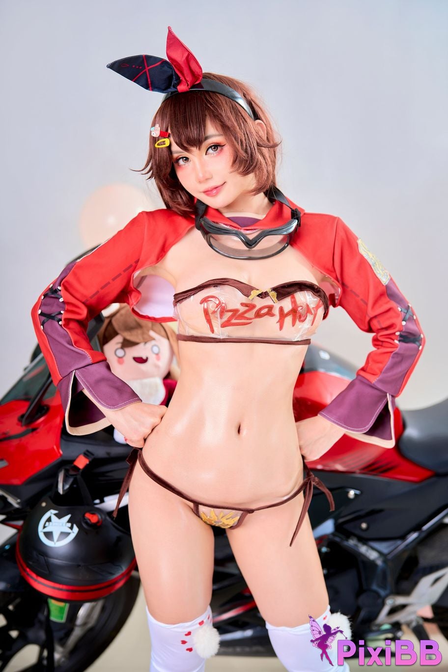 Cosplayer Joyce Lin Amber Pizza Genshin Impact PixiBB.COM 029