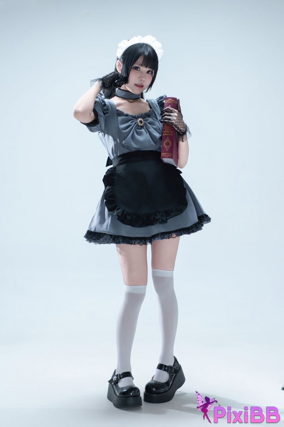 Cosplayer Shimizu Nagi Suitcase with gray maid PixiBB.COM 001