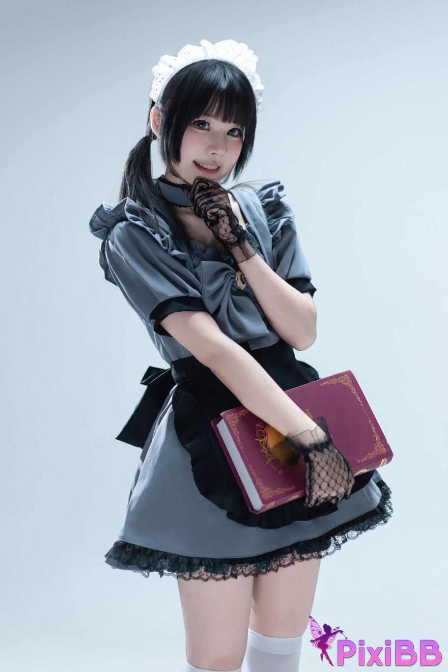 Cosplayer Shimizu Nagi Suitcase with gray maid PixiBB.COM 007