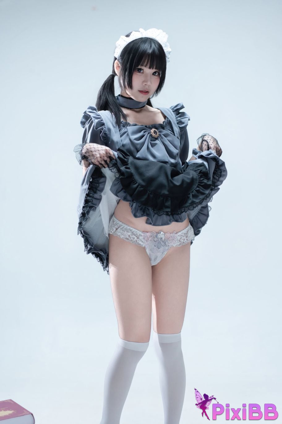 Cosplayer Shimizu Nagi Suitcase with gray maid PixiBB.COM 013