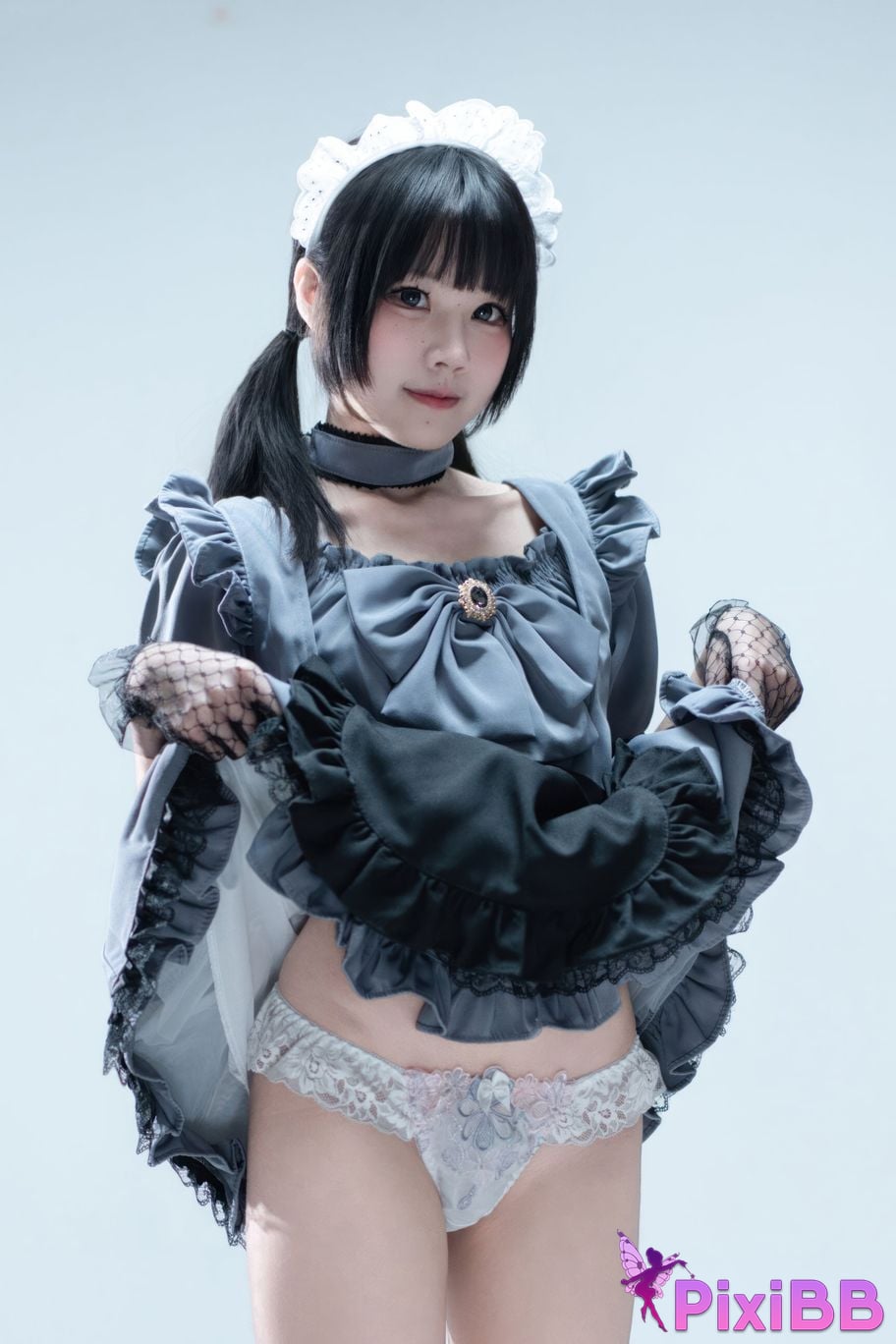 Cosplayer Shimizu Nagi Suitcase with gray maid PixiBB.COM 014