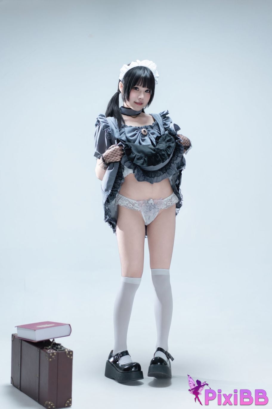 Cosplayer Shimizu Nagi Suitcase with gray maid PixiBB.COM 015