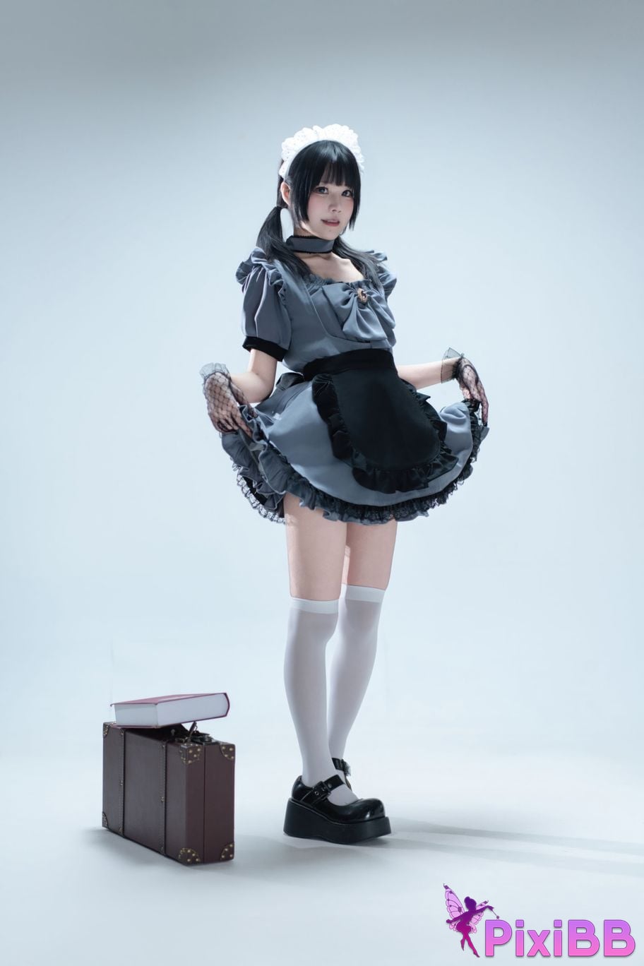 Cosplayer Shimizu Nagi Suitcase with gray maid PixiBB.COM 021