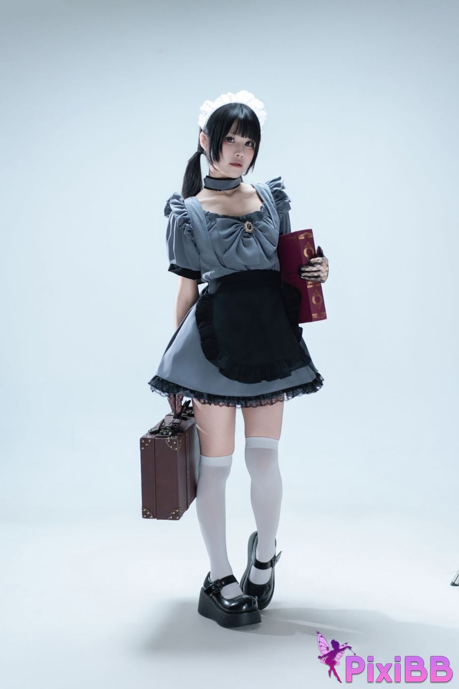 Cosplayer Shimizu Nagi Suitcase with gray maid PixiBB.COM 028