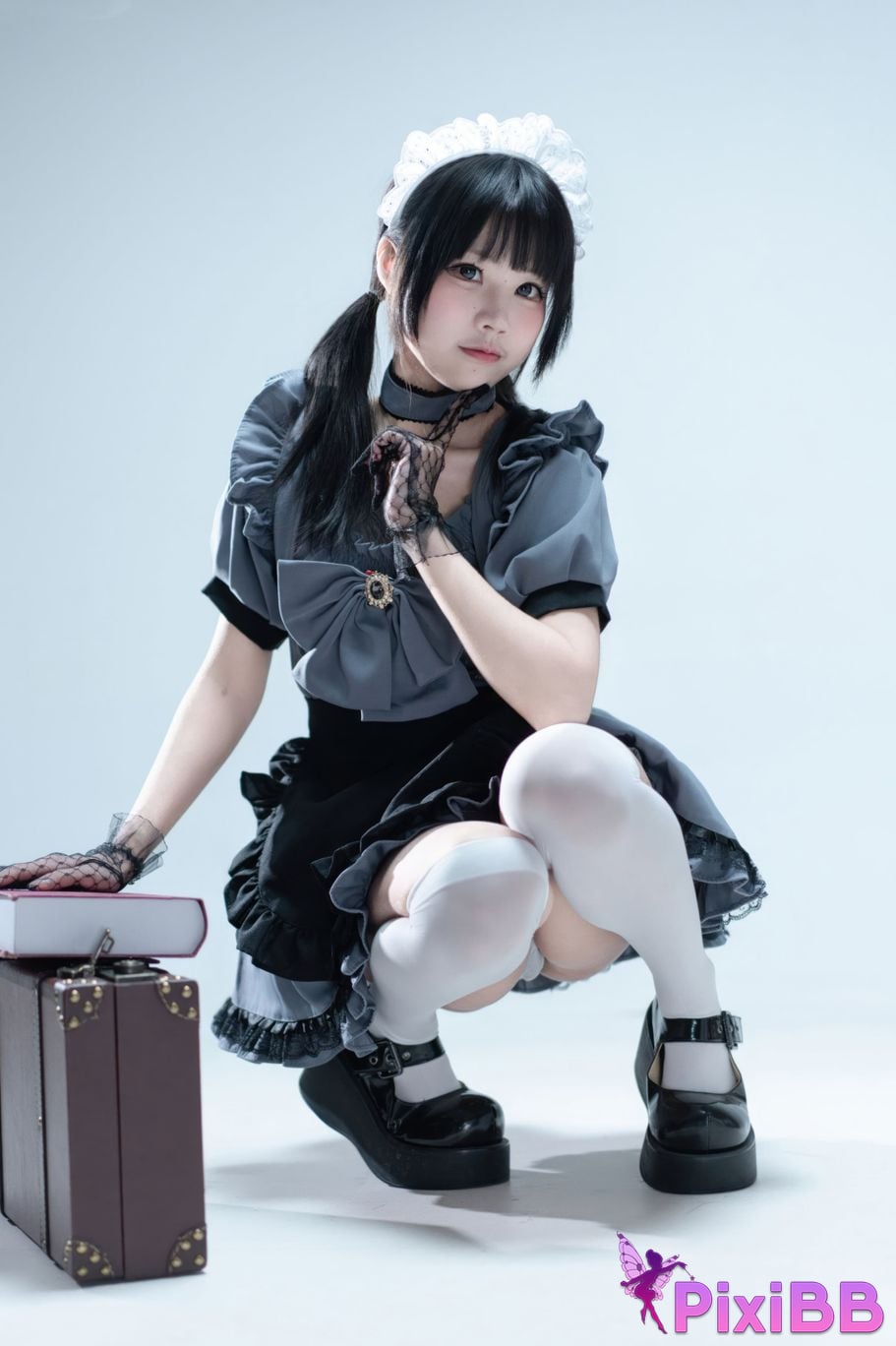 Cosplayer Shimizu Nagi Suitcase with gray maid PixiBB.COM 029