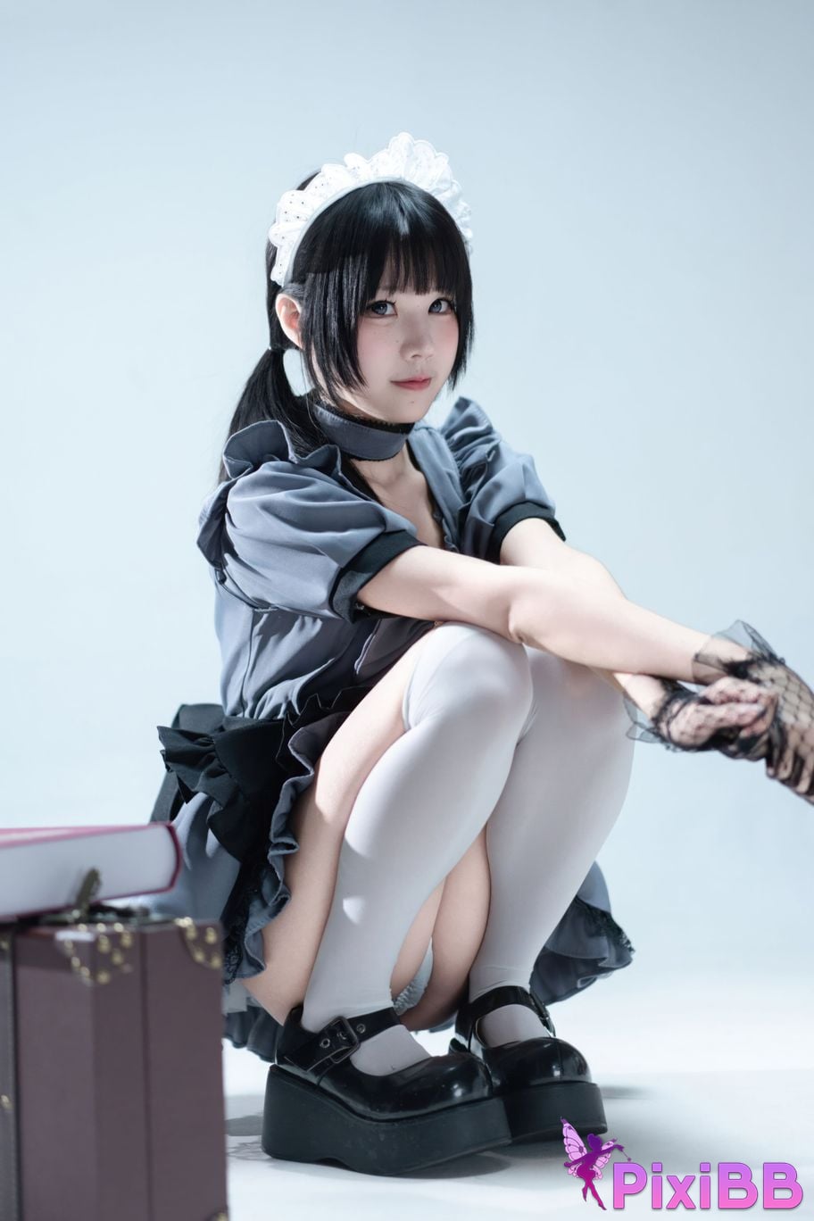 Cosplayer Shimizu Nagi Suitcase with gray maid PixiBB.COM 032