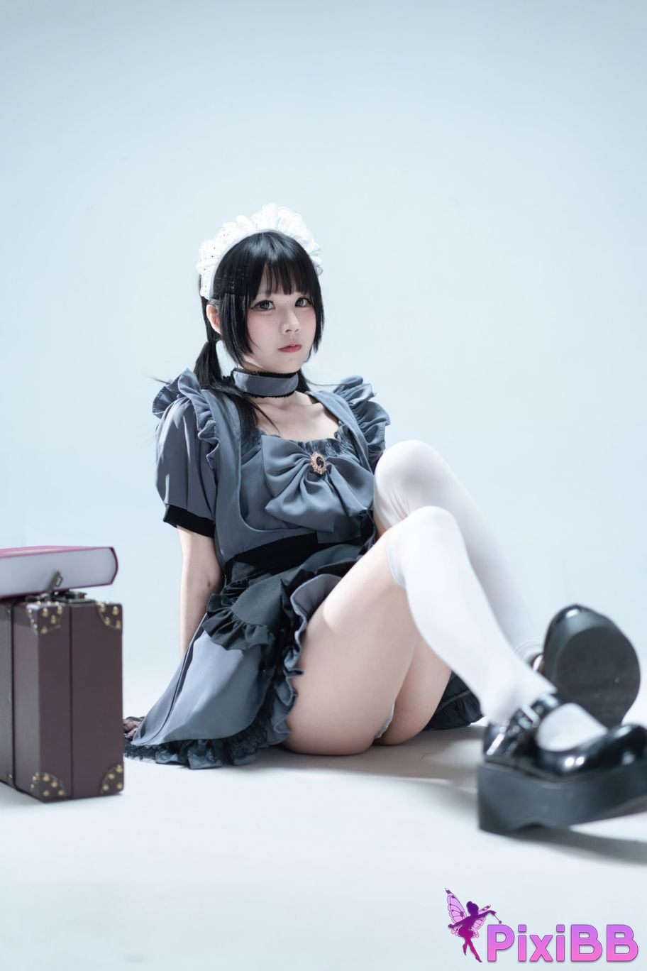 Cosplayer Shimizu Nagi Suitcase with gray maid PixiBB.COM 039