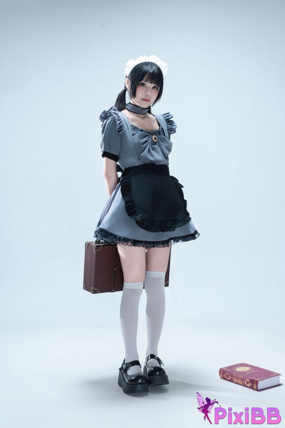 Cosplayer Shimizu Nagi Suitcase with gray maid PixiBB.COM 040