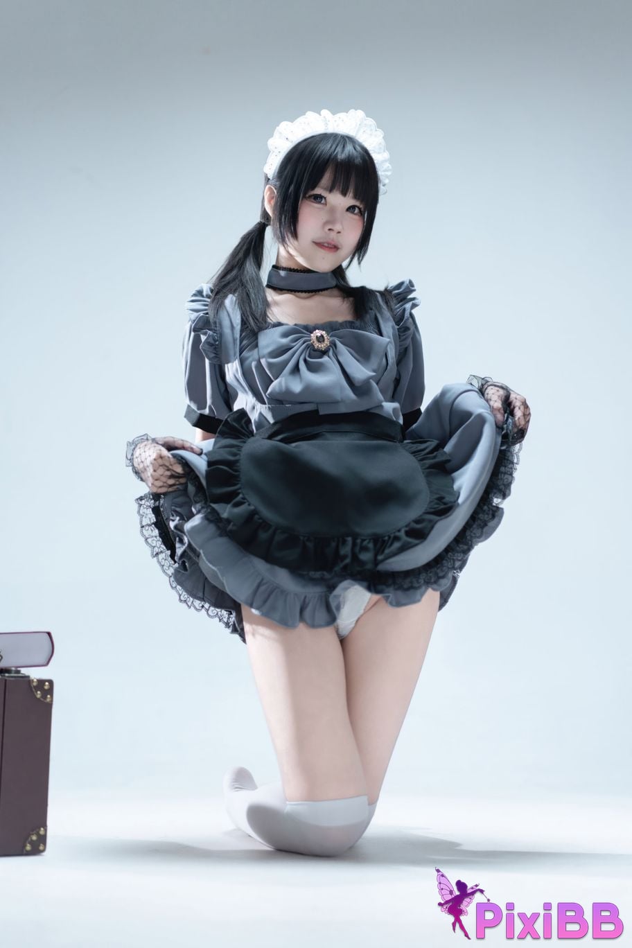 Cosplayer Shimizu Nagi Suitcase with gray maid PixiBB.COM 051
