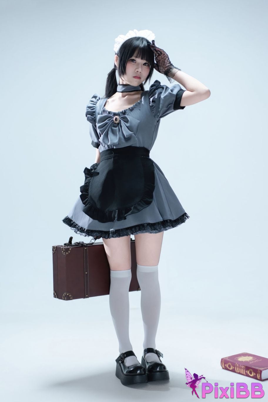 Cosplayer Shimizu Nagi Suitcase with gray maid PixiBB.COM 052