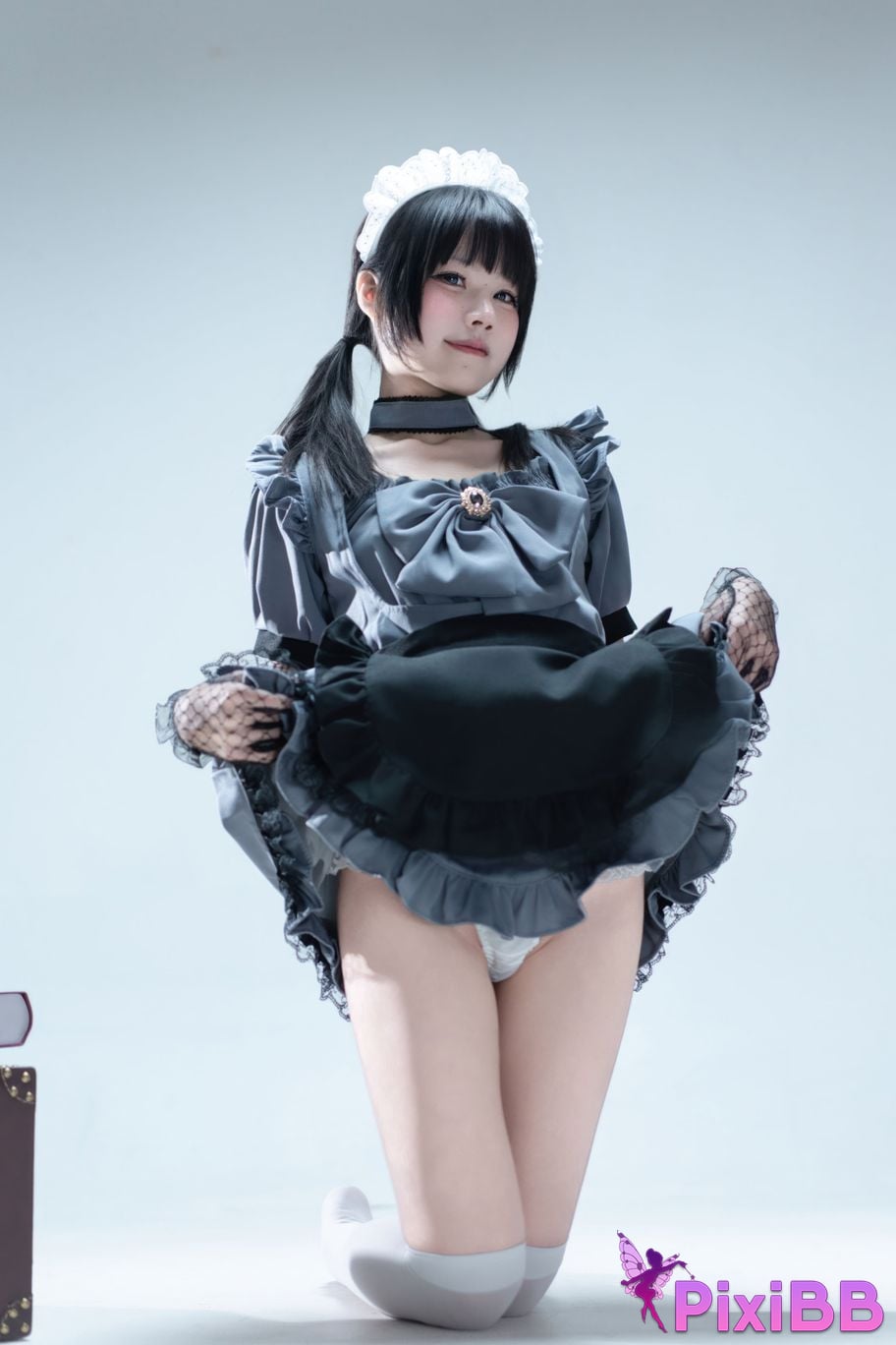 Cosplayer Shimizu Nagi Suitcase with gray maid PixiBB.COM 055