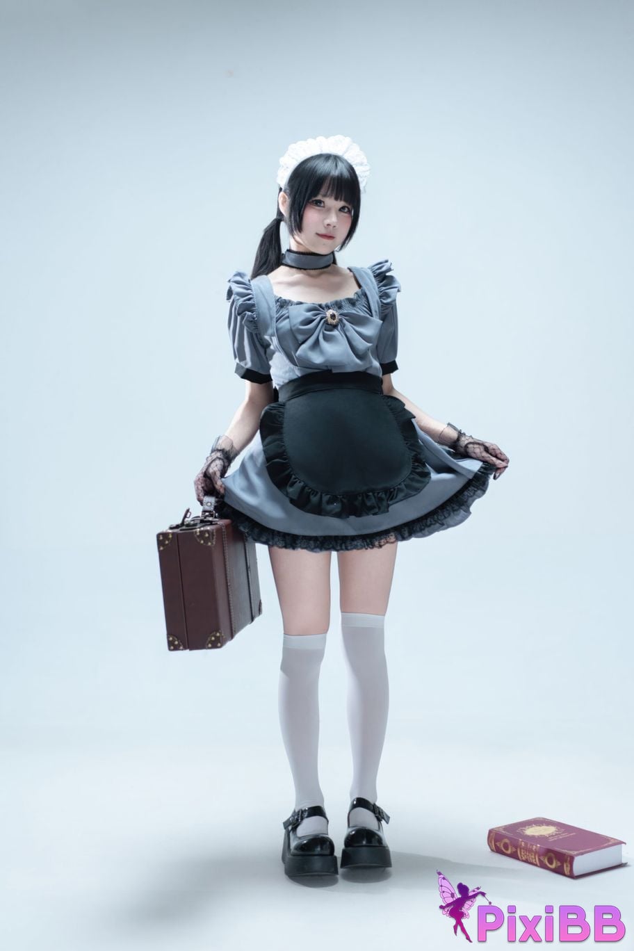 Cosplayer Shimizu Nagi Suitcase with gray maid PixiBB.COM 064