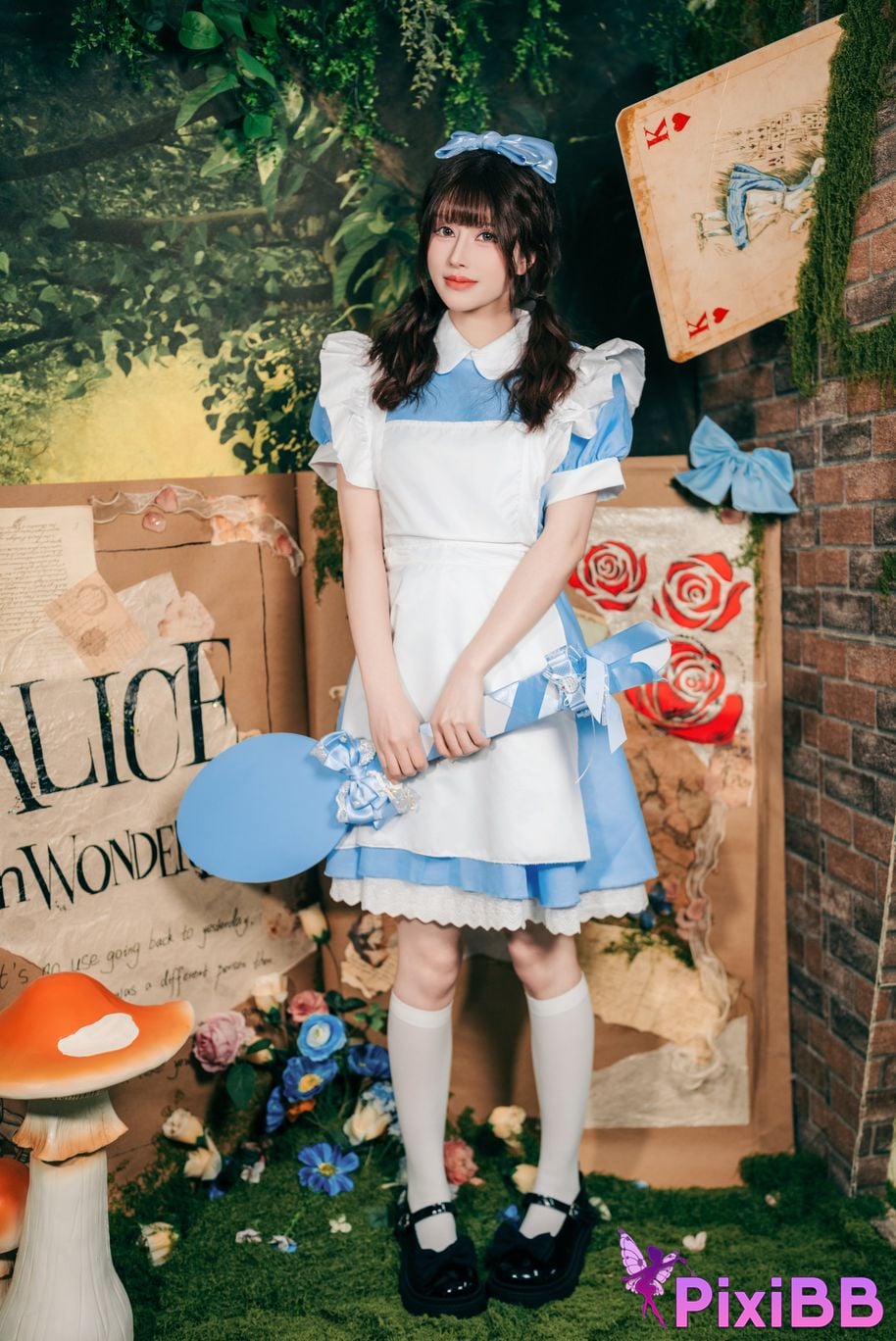 Cosplayer Deer eight years old Alice in Wonderland PixiBB.COM 001