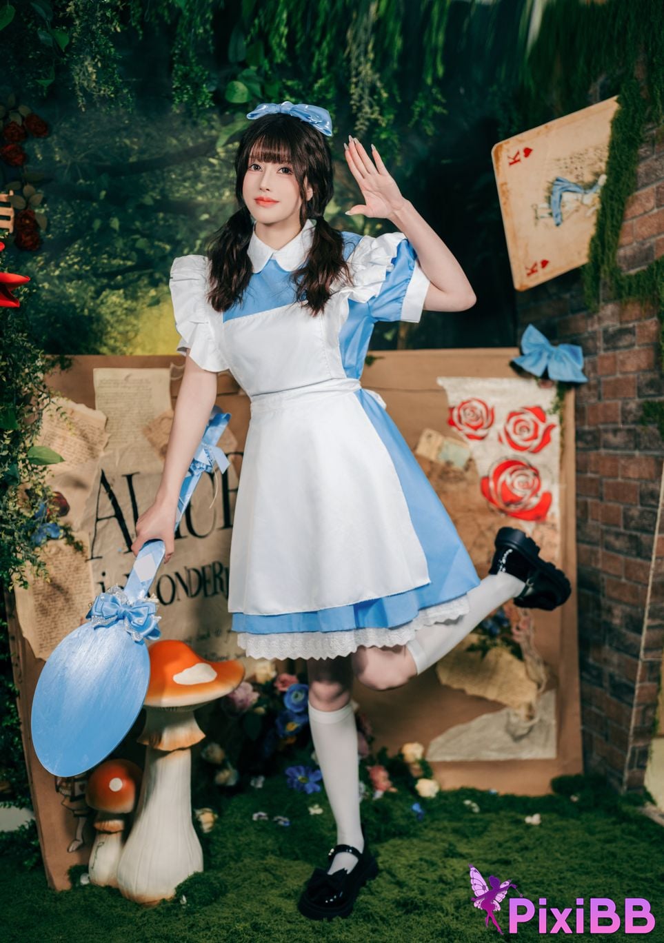 Cosplayer Deer eight years old Alice in Wonderland PixiBB.COM 006