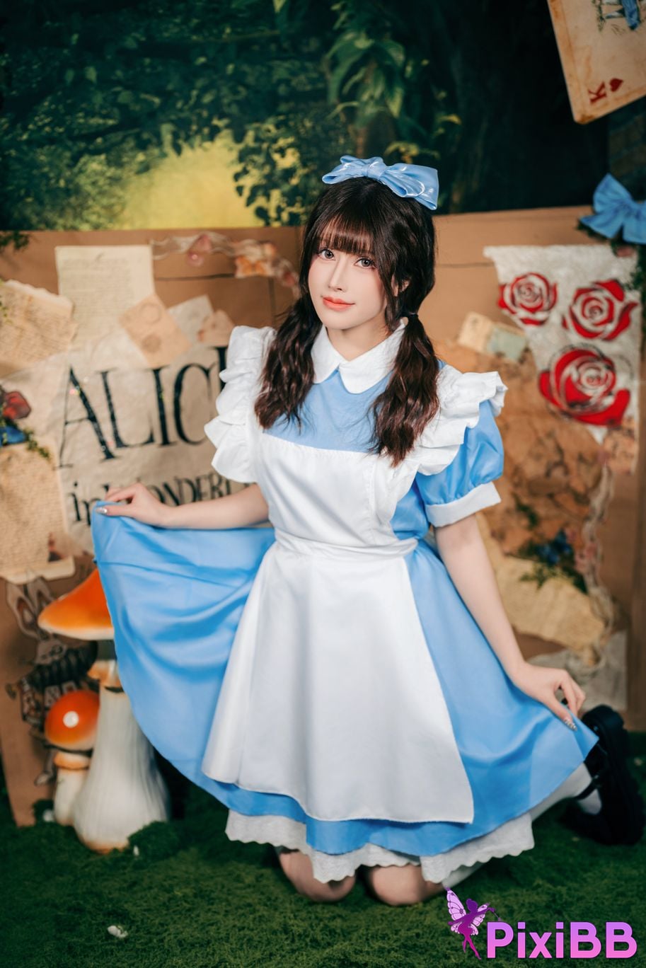 Cosplayer Deer eight years old Alice in Wonderland PixiBB.COM 007