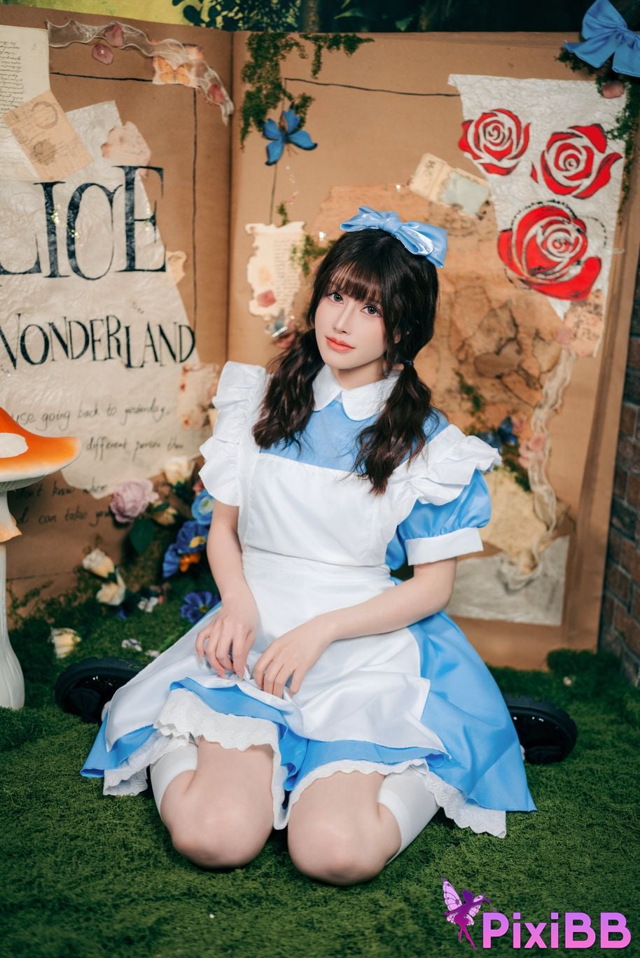 Cosplayer Deer eight years old Alice in Wonderland PixiBB.COM 010