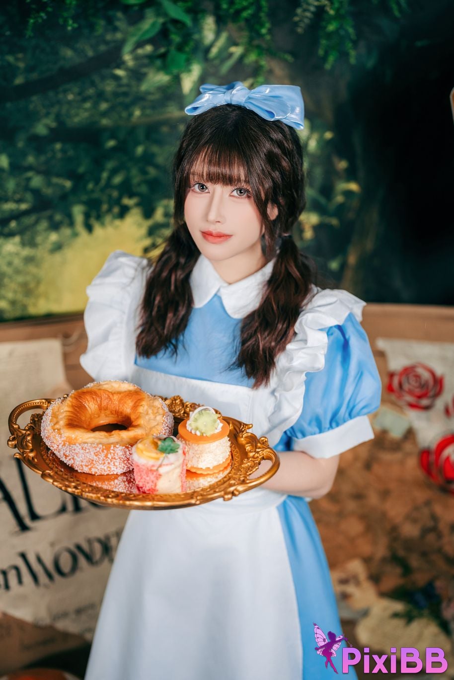 Cosplayer Deer eight years old Alice in Wonderland PixiBB.COM 013