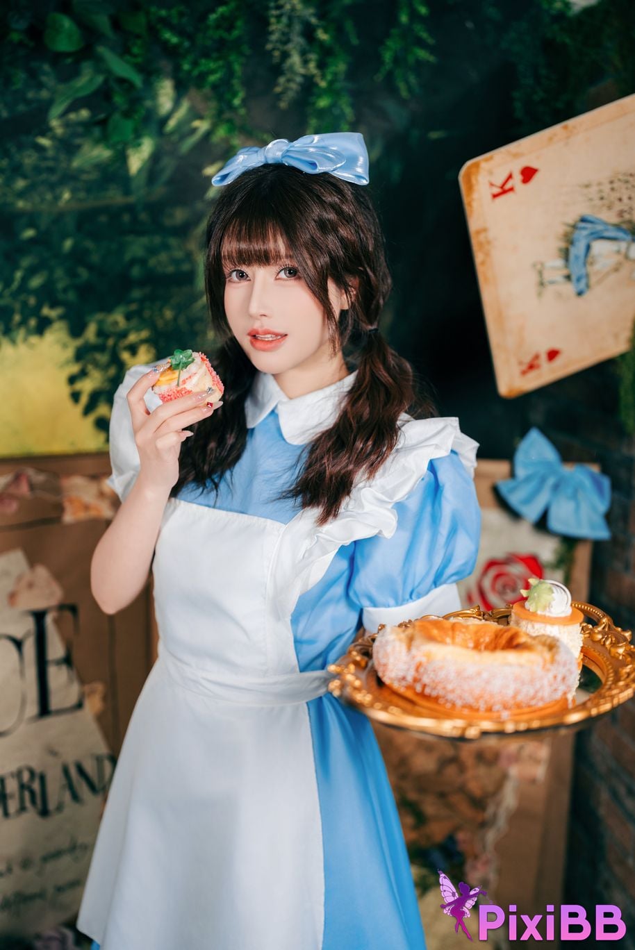 Cosplayer Deer eight years old Alice in Wonderland PixiBB.COM 014