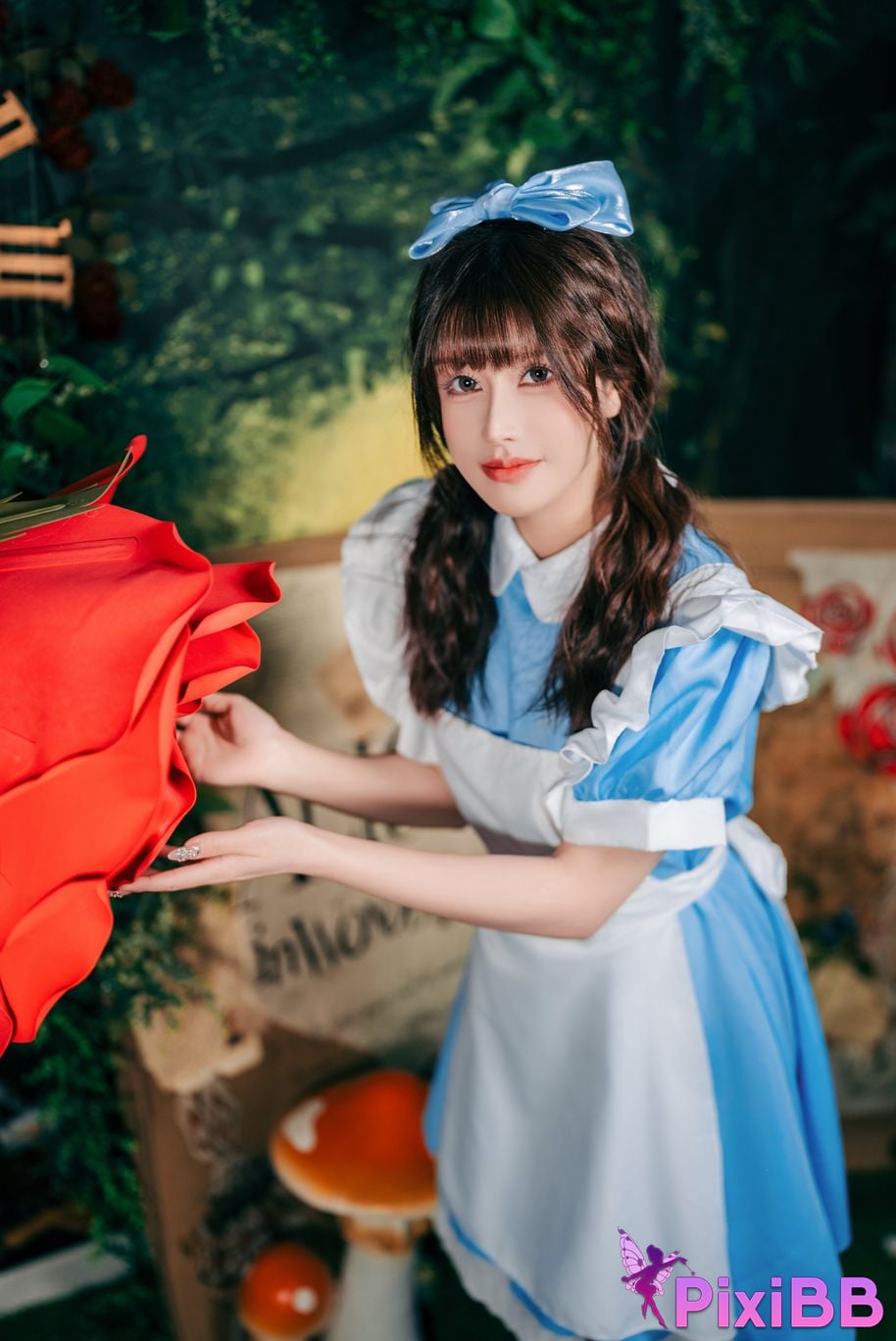 Cosplayer Deer eight years old Alice in Wonderland PixiBB.COM 015