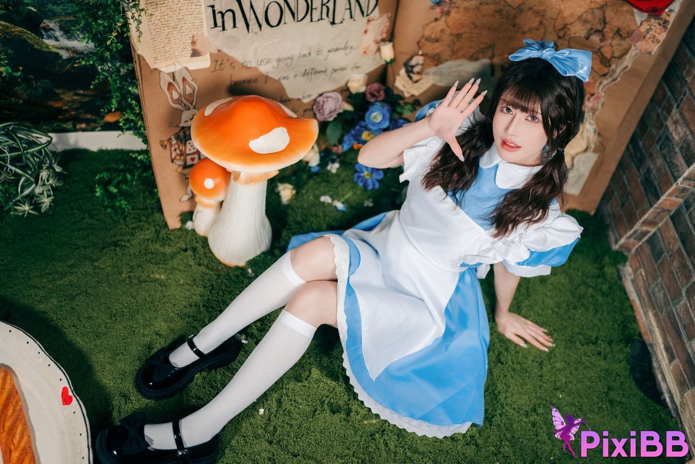 Cosplayer Deer eight years old Alice in Wonderland PixiBB.COM 016