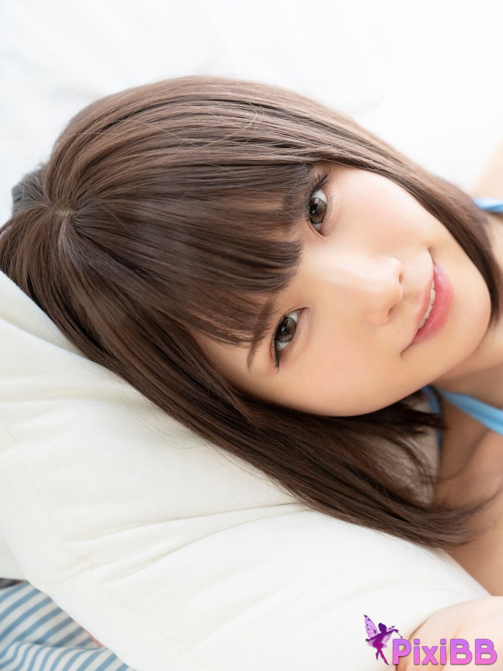 Japanese Idol Enako A landscape aimed at by a richly colored maiden moon change jigra PixiBB.COM 064