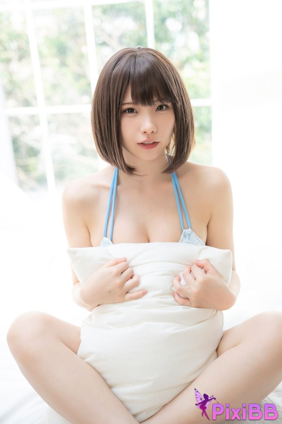 Japanese Idol Enako A landscape aimed at by a richly colored maiden moon change jigra PixiBB.COM 066