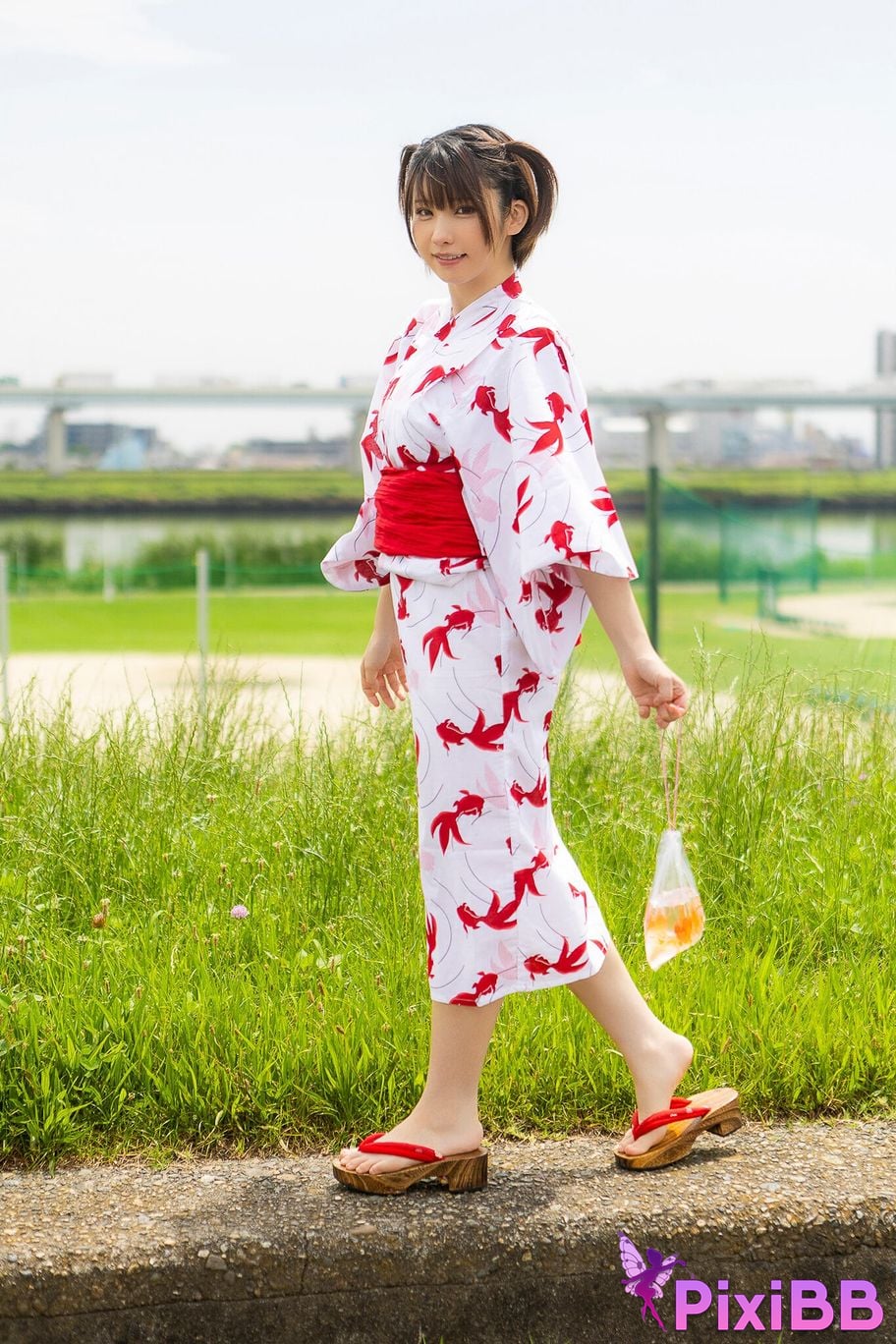 Japanese Idol Enako Biyori Young Champion Digigra PixiBB.COM 006