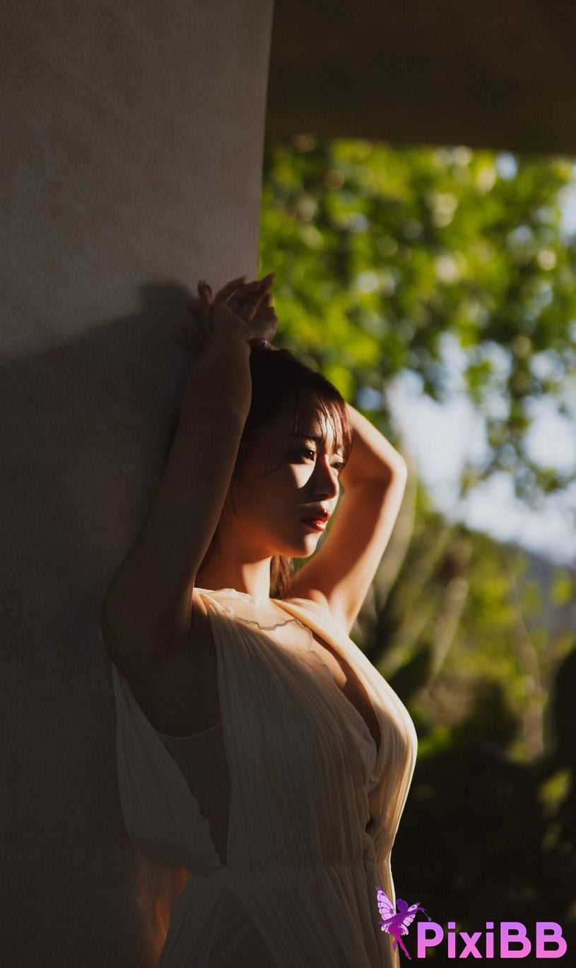 Japanese Idol Yuka Iguchi photo collection MORE Another Side Kadokawa entertainment mook PixiBB.COM 004