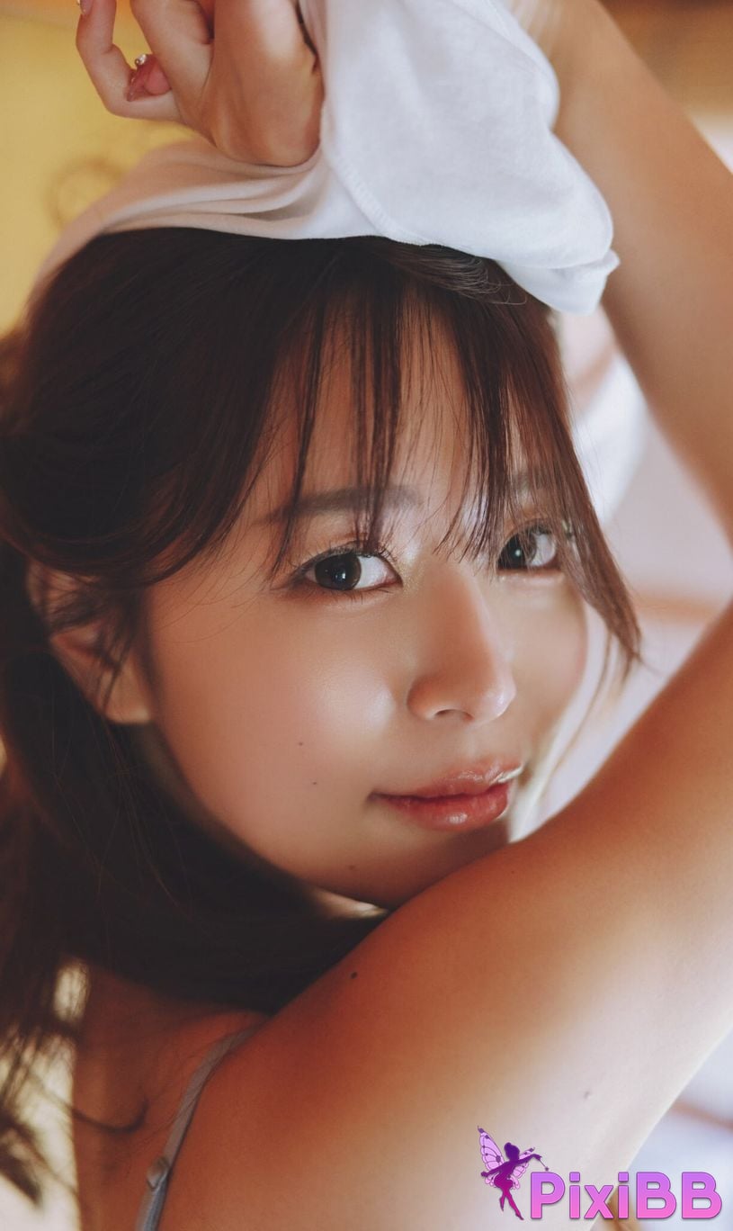 Japanese Idol Yuka Iguchi photo collection MORE Another Side Kadokawa entertainment mook PixiBB.COM 028