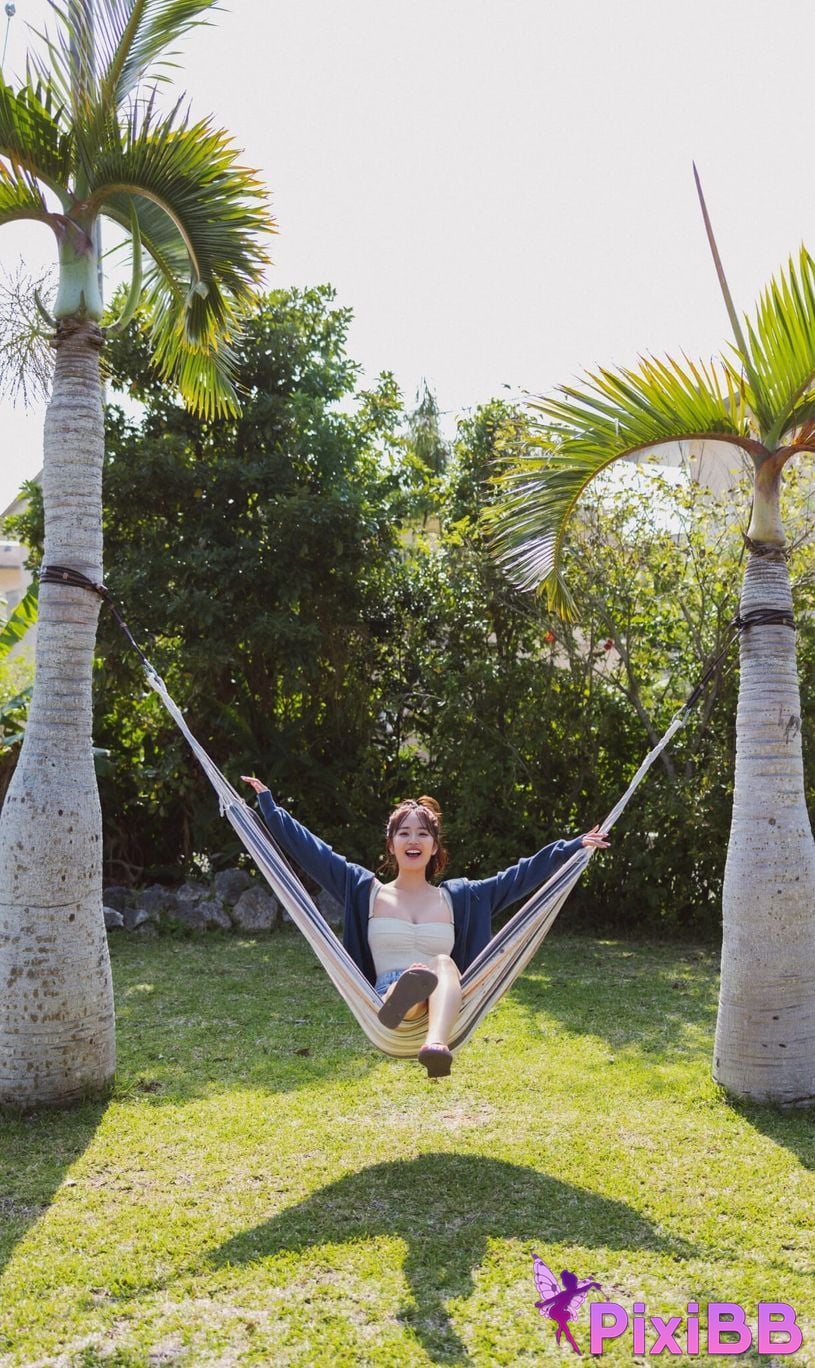 Japanese Idol Yuka Iguchi photo collection MORE Another Side Kadokawa entertainment mook PixiBB.COM 031