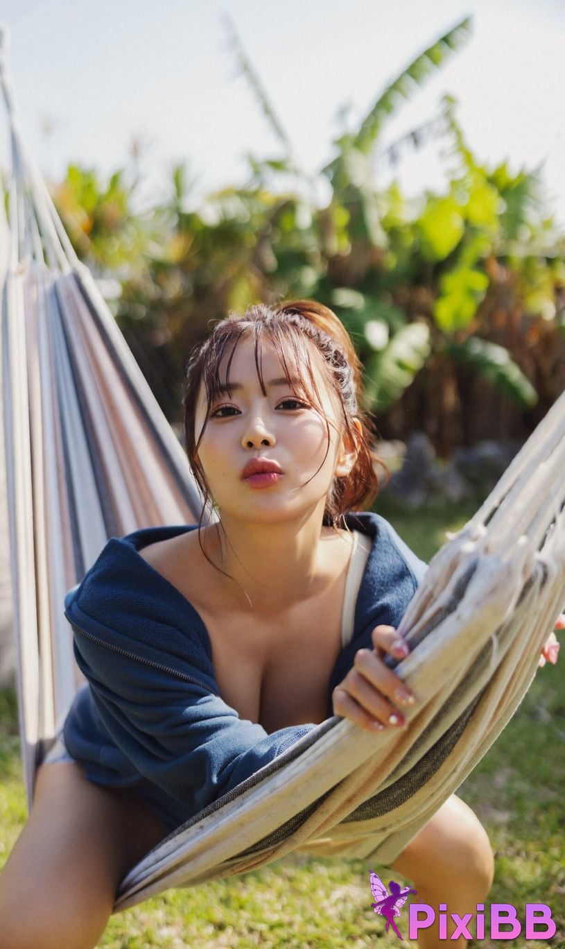 Japanese Idol Yuka Iguchi photo collection MORE Another Side Kadokawa entertainment mook PixiBB.COM 033