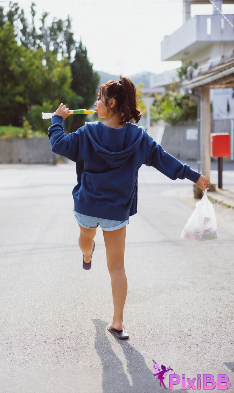 Japanese Idol Yuka Iguchi photo collection MORE Another Side Kadokawa entertainment mook PixiBB.COM 038