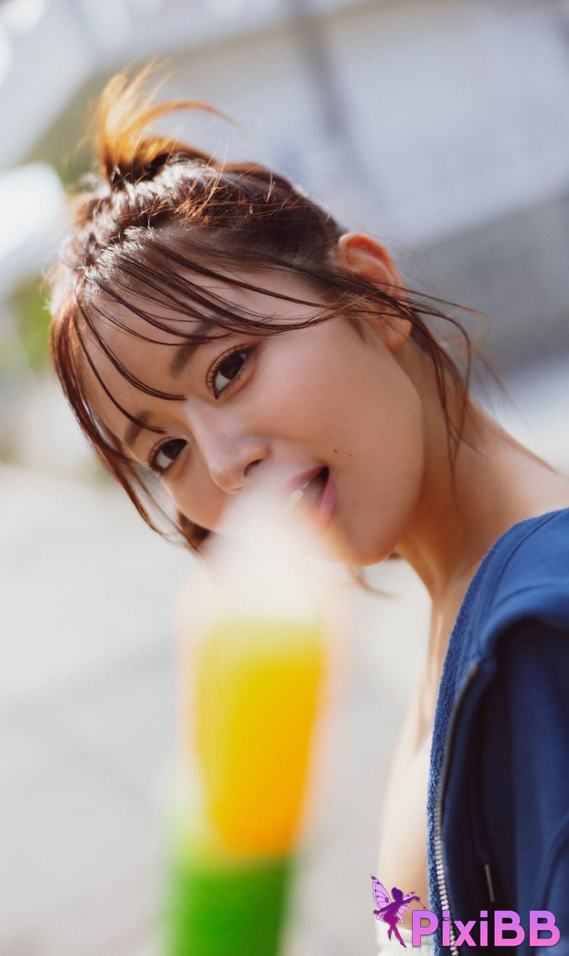 Japanese Idol Yuka Iguchi photo collection MORE Another Side Kadokawa entertainment mook PixiBB.COM 040