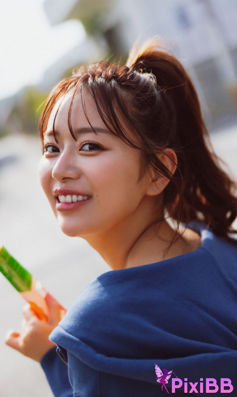 Japanese Idol Yuka Iguchi photo collection MORE Another Side Kadokawa entertainment mook PixiBB.COM 041