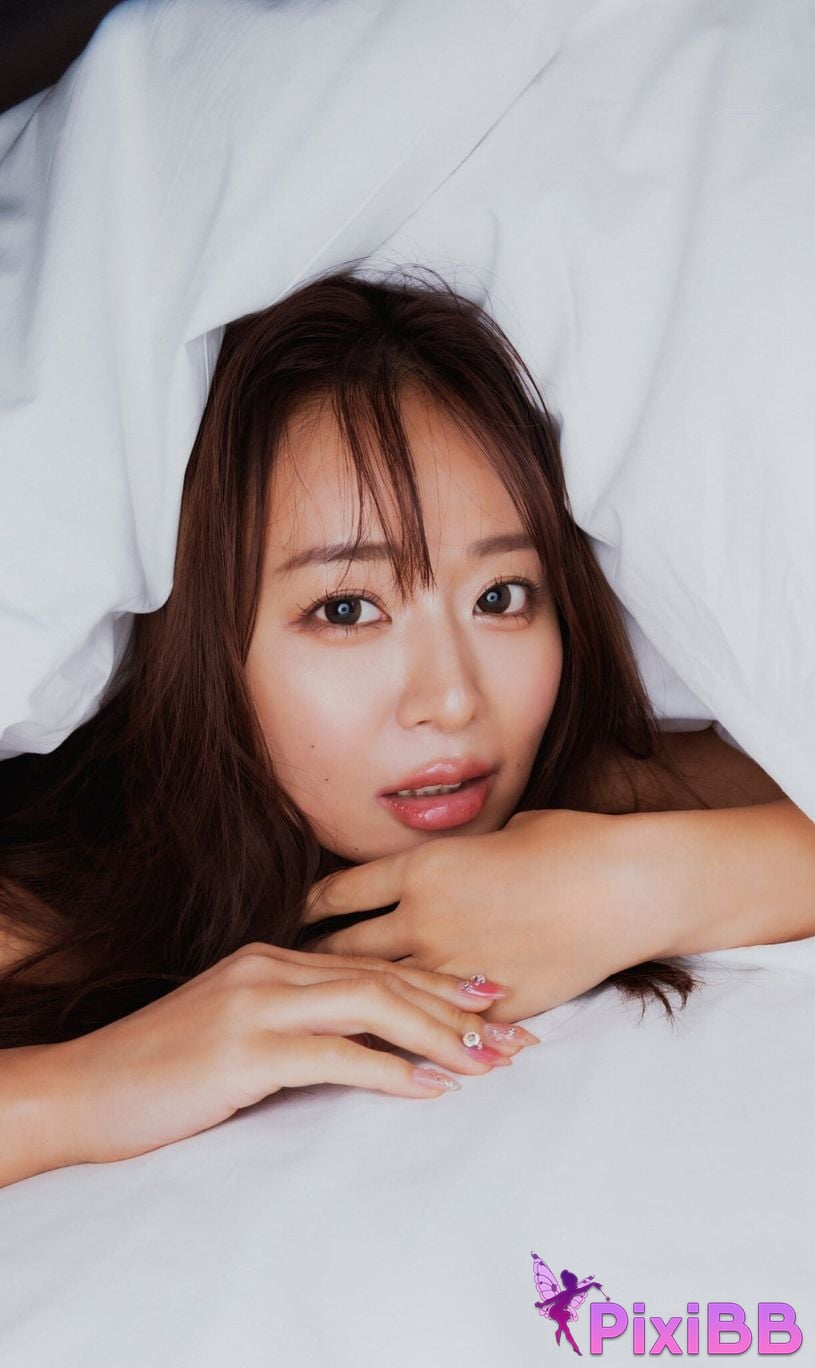 Japanese Idol Yuka Iguchi photo collection MORE Another Side Kadokawa entertainment mook PixiBB.COM 042