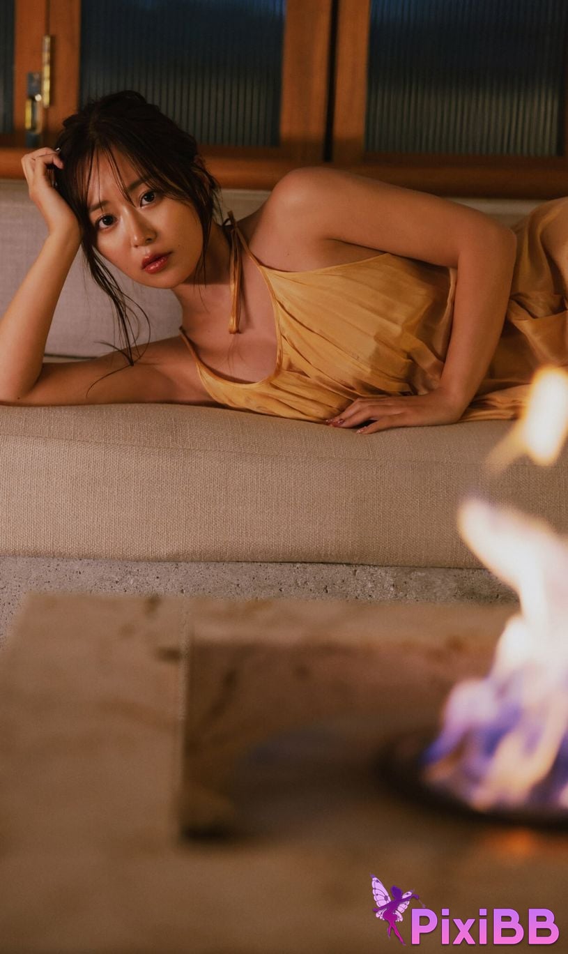 Japanese Idol Yuka Iguchi photo collection MORE Another Side Kadokawa entertainment mook PixiBB.COM 060